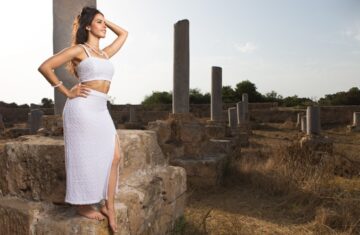 Photo white dress